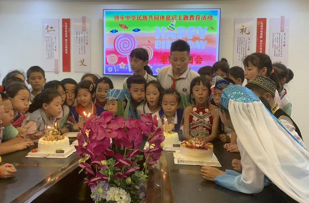 這場(chǎng)生日會(huì)，好溫馨！