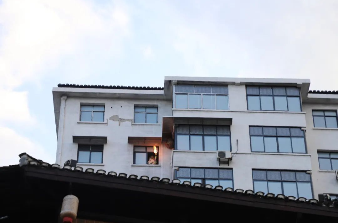 清除馬蜂“小”窩 解決居民“大”難