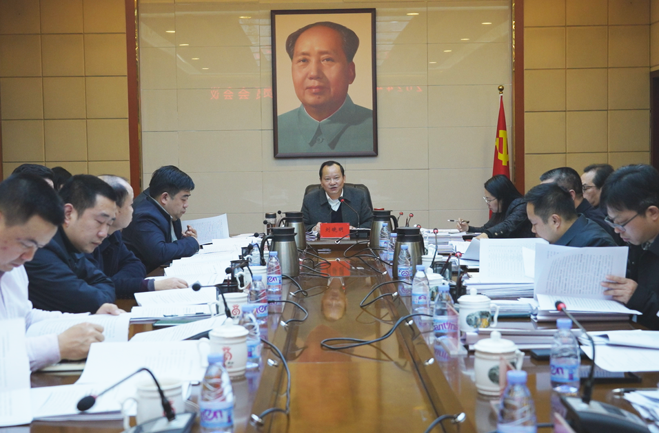 区工委书记刘晓明主持召开区工委委员会会议，重点研究了这些事项