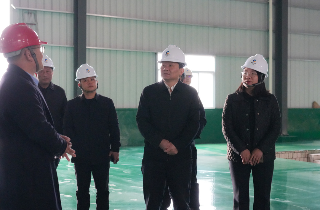 劉曉明：加快項(xiàng)目建設(shè) 加大招商引資 推動(dòng)全區(qū)經(jīng)濟(jì)社會(huì)高質(zhì)量發(fā)展