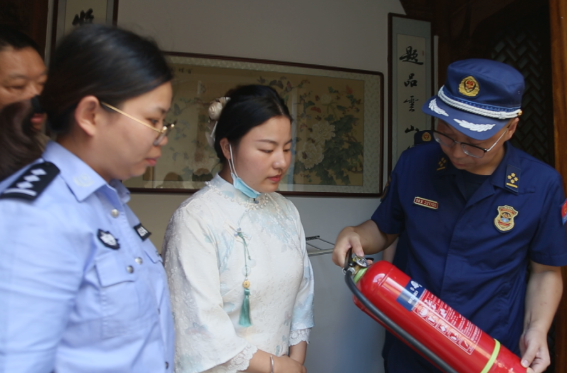 當好東道主 喜迎第十一屆全球湘商大會丨洪江區(qū)深入開展酒店消防安全檢查
