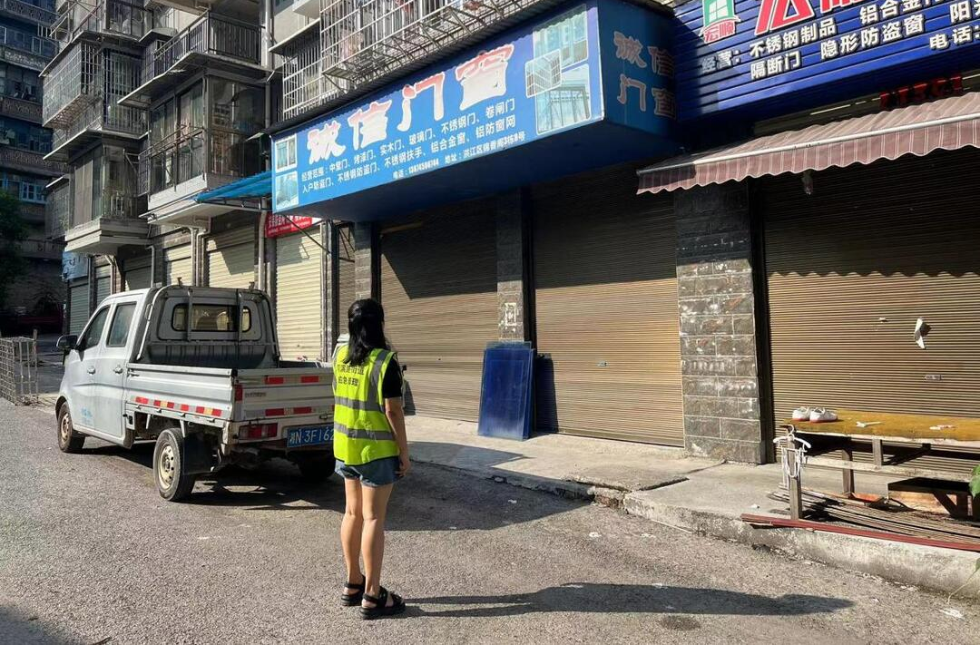 排查戶外廣告，營造安全環(huán)境