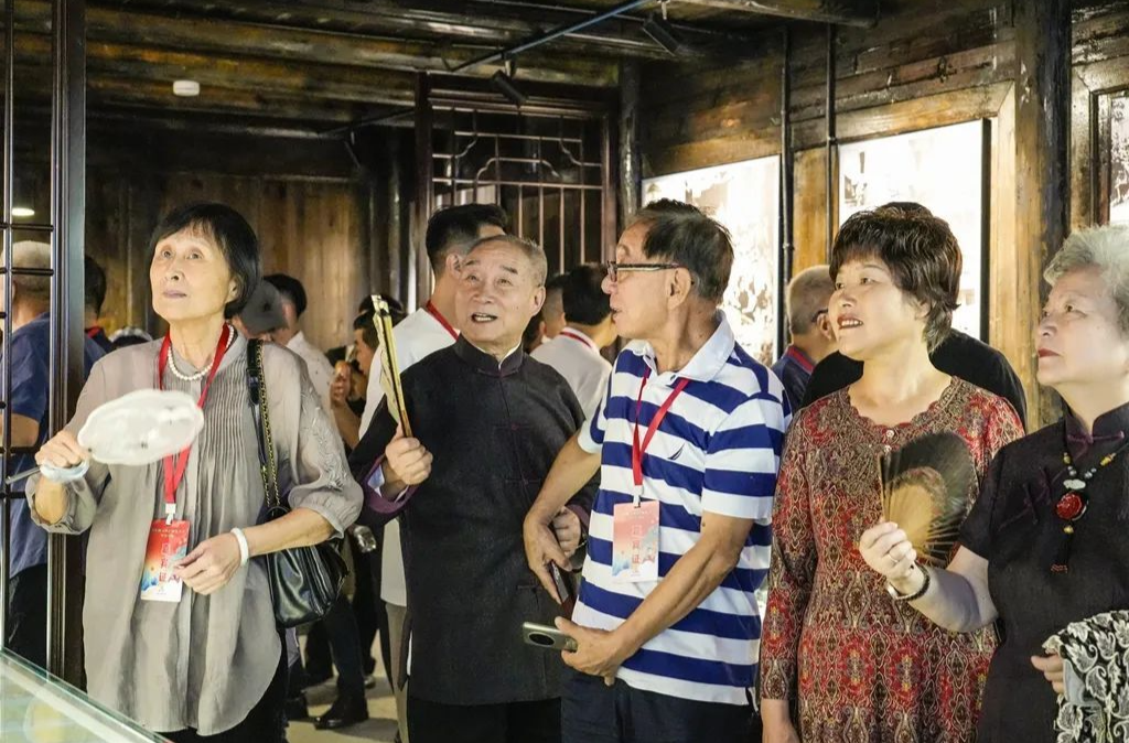 傳承發(fā)揚京劇國粹 京劇麒派陳少云藝術(shù)館在洪江古商城開館