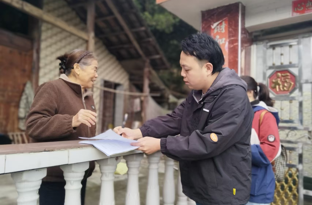 “敲門行動”入心坎，為民服務(wù)“零距離”