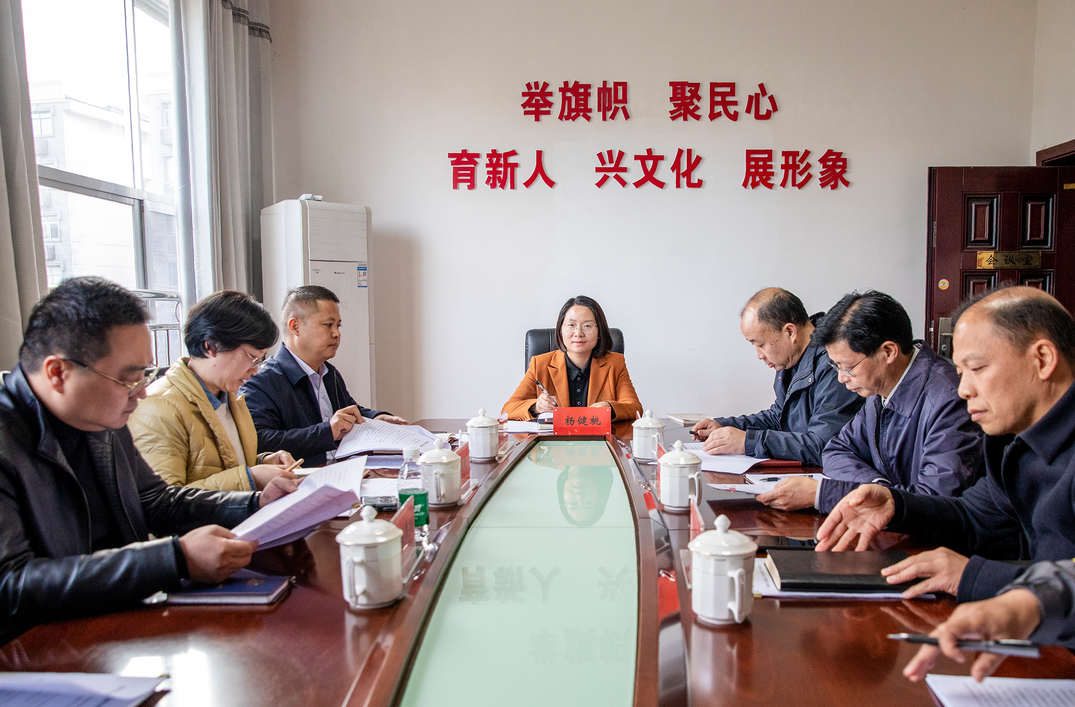 楊健桃調(diào)研區(qū)工委統(tǒng)戰(zhàn)部、區(qū)工委宣傳部工作