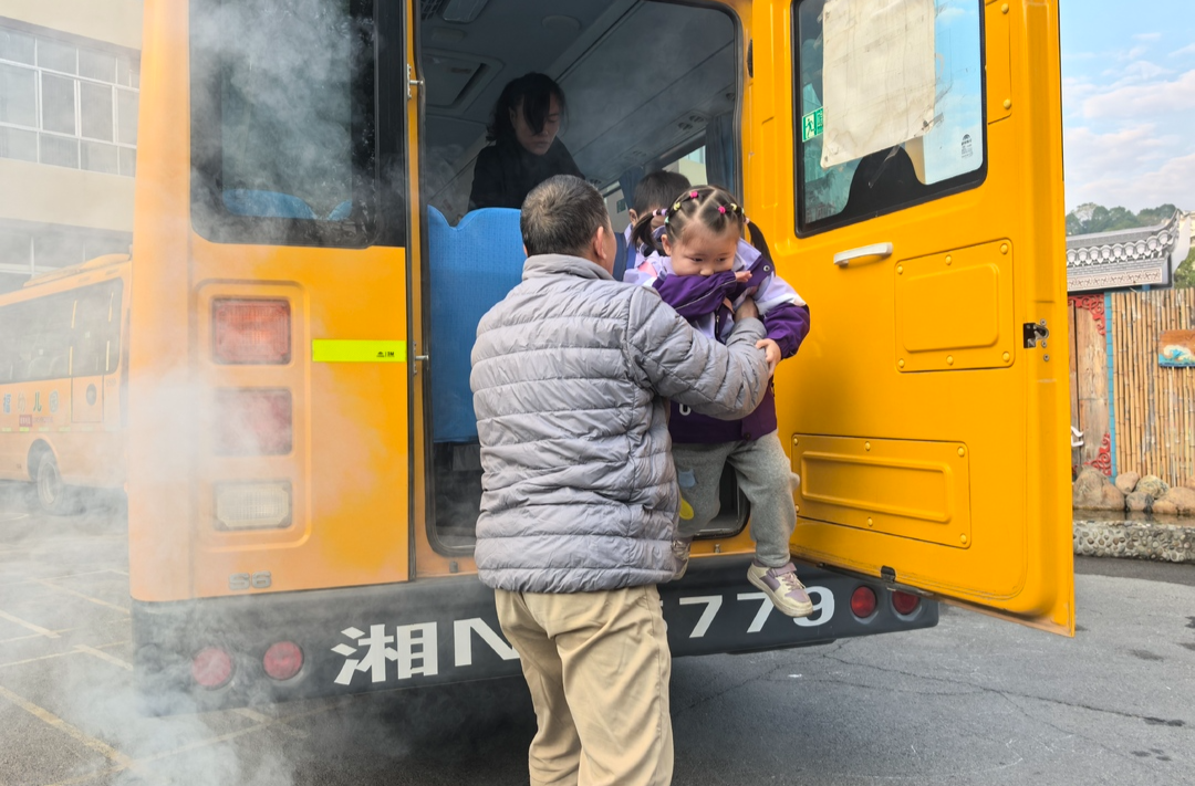 “演練”為盾，守護(hù)校車安全