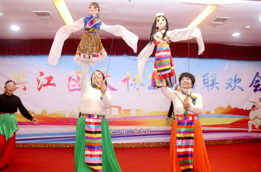 年會展演迎新年 ，濃濃幸福味