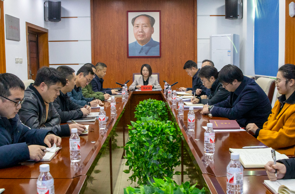 楊健桃：進(jìn)一步提高“三服務(wù)”能力和水平 為推動(dòng)全區(qū)經(jīng)濟(jì)社會(huì)發(fā)展作出更大貢獻(xiàn)