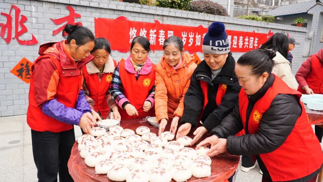 年味濃又暖！一頓“愛(ài)心飯”吃出“幸福味”