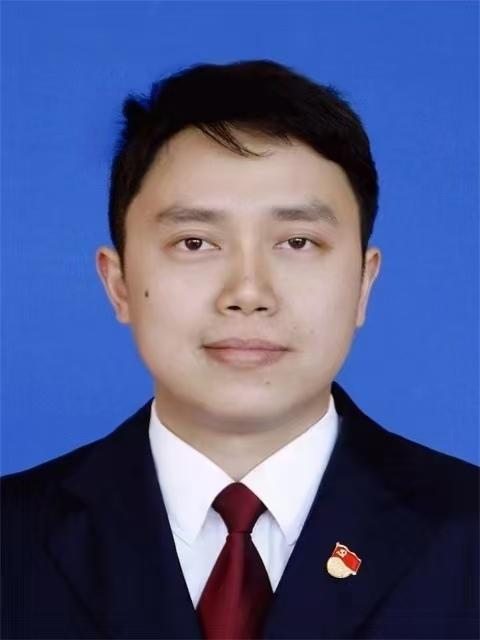 黃 震