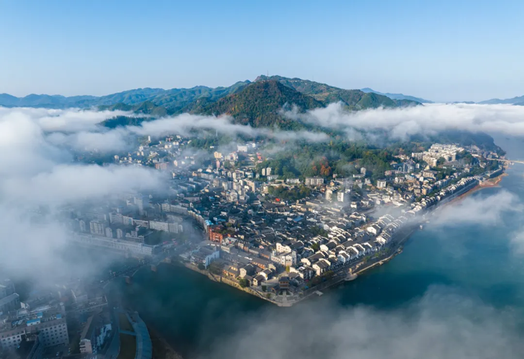 福地懷化·浪漫季｜跟著詩歌游懷化：青山一道同云雨，明月何曾是兩鄉(xiāng)