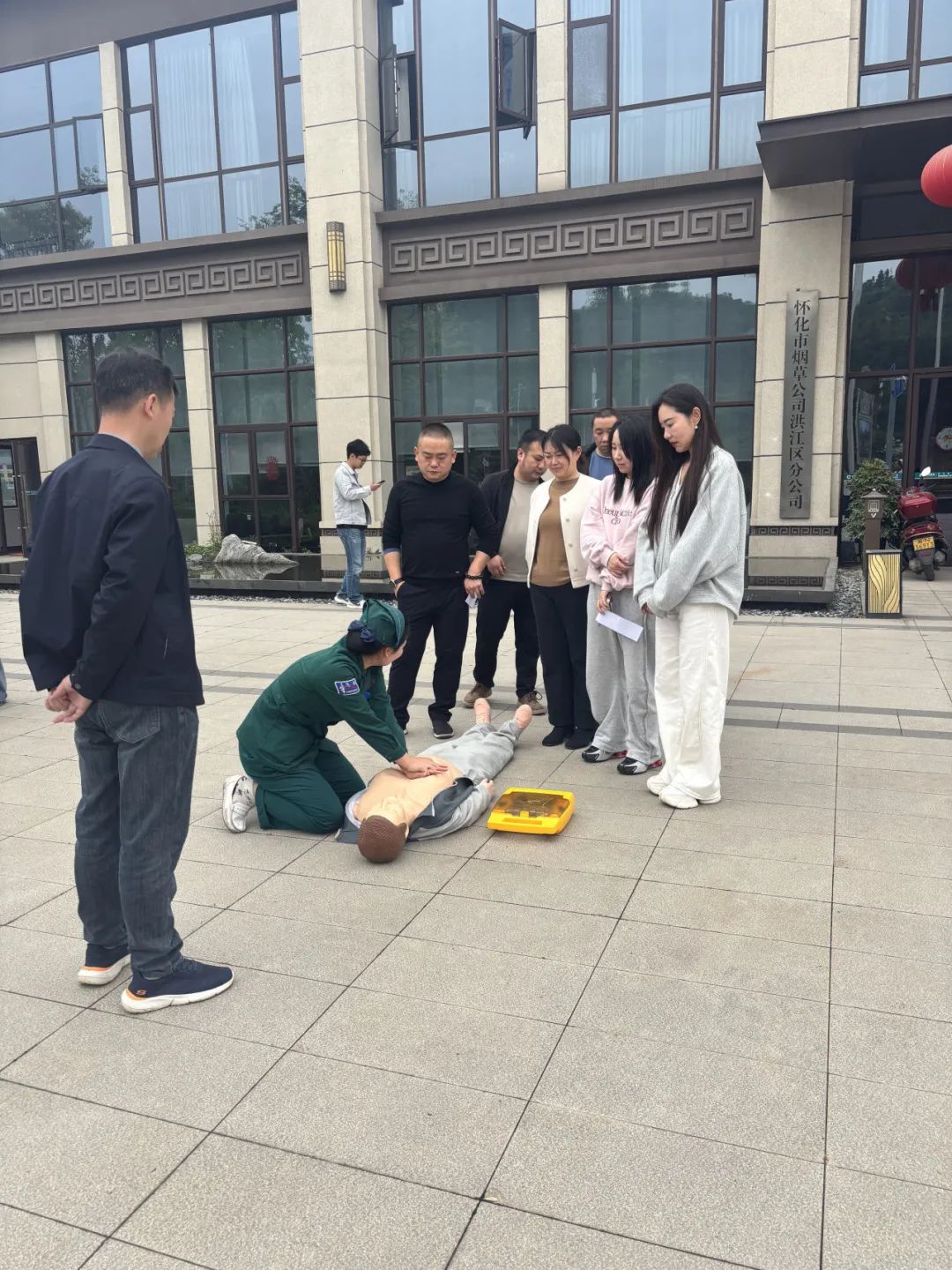 急救技能培訓(xùn) 醫(yī)企聯(lián)動護(hù)安全