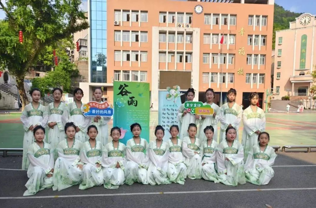 讓傳統(tǒng)之美浸潤(rùn)校園日常