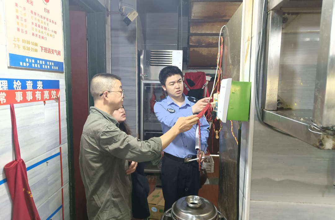 “檢查+宣傳”，筑牢消防安全“防火墻”