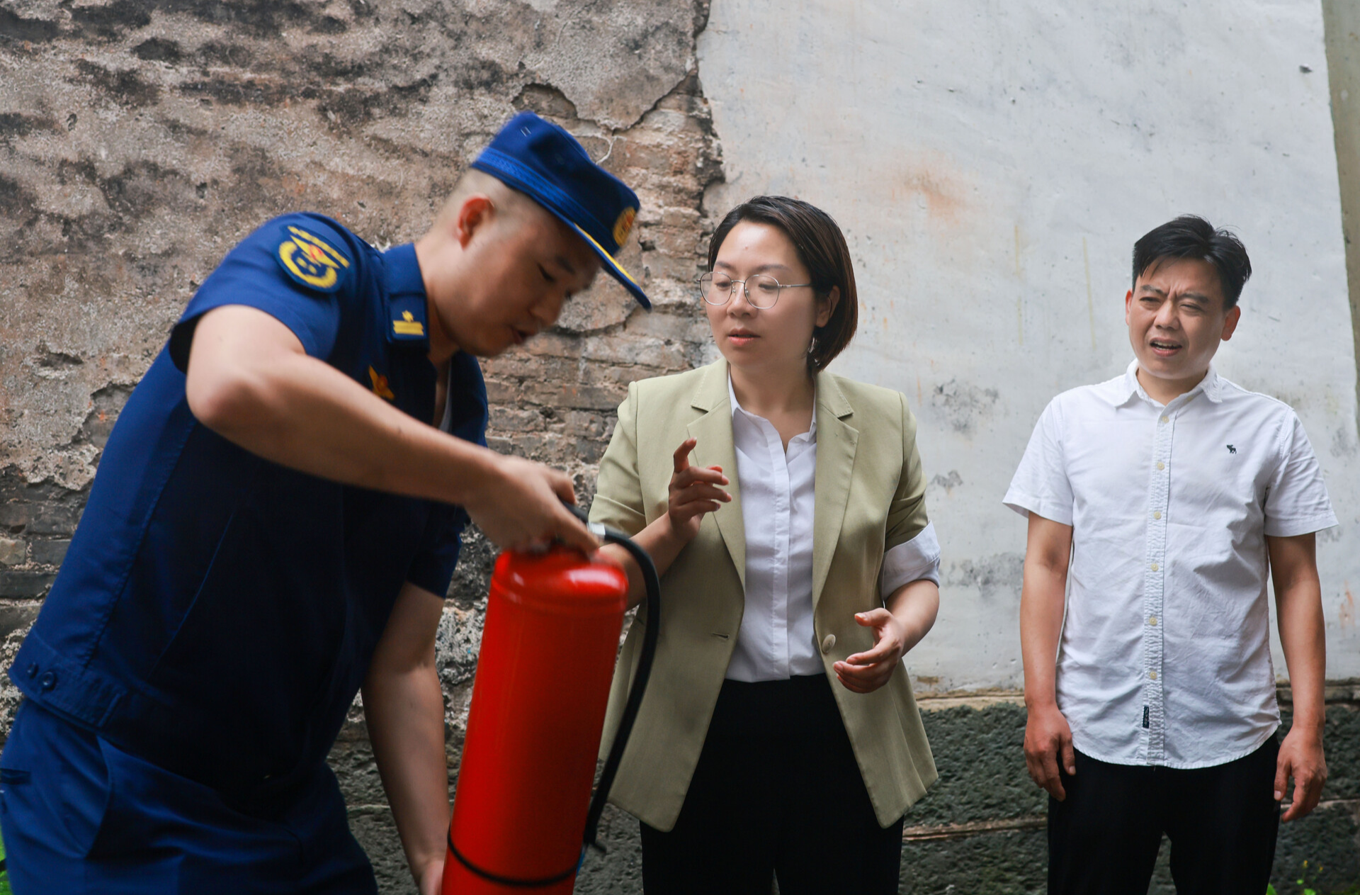 楊健桃以“四不兩直”方式督導(dǎo)洪江古商城景區(qū)消防安全工作
