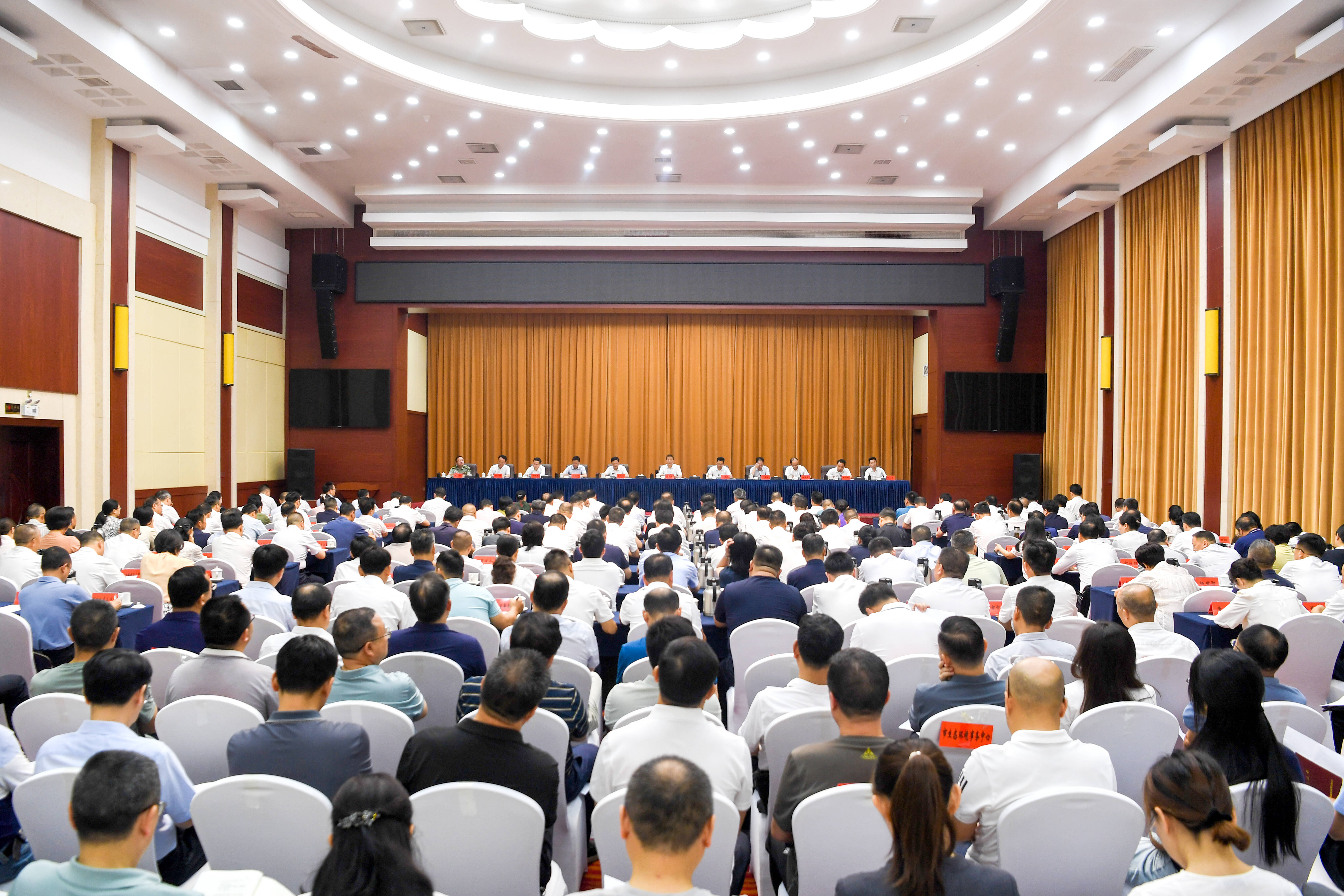 全市集中整治違規(guī)吃喝工作推進(jìn)會召開