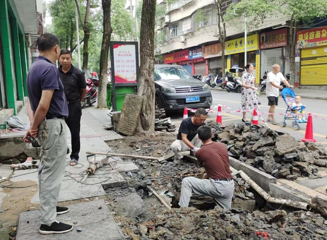部門聯(lián)動(dòng)解民憂 高效處置汛期道路險(xiǎn)情
