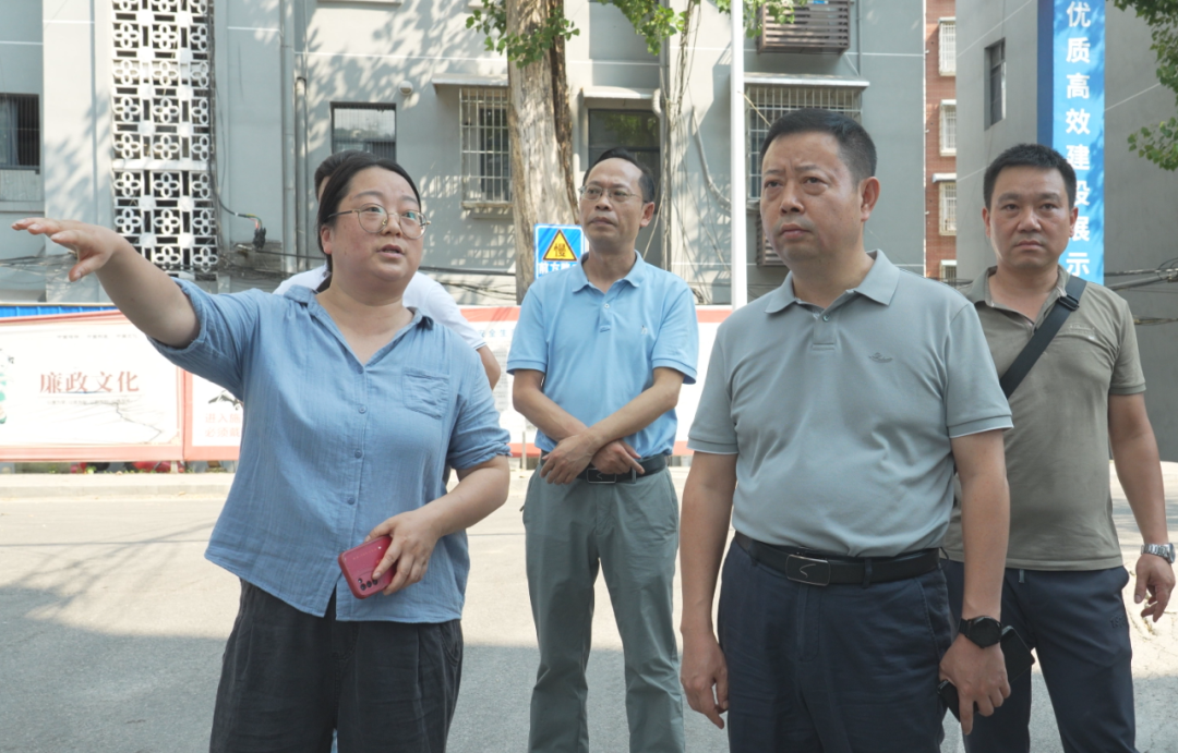 鐘躍波調(diào)研老舊小區(qū)改造“掃尾難”工作
