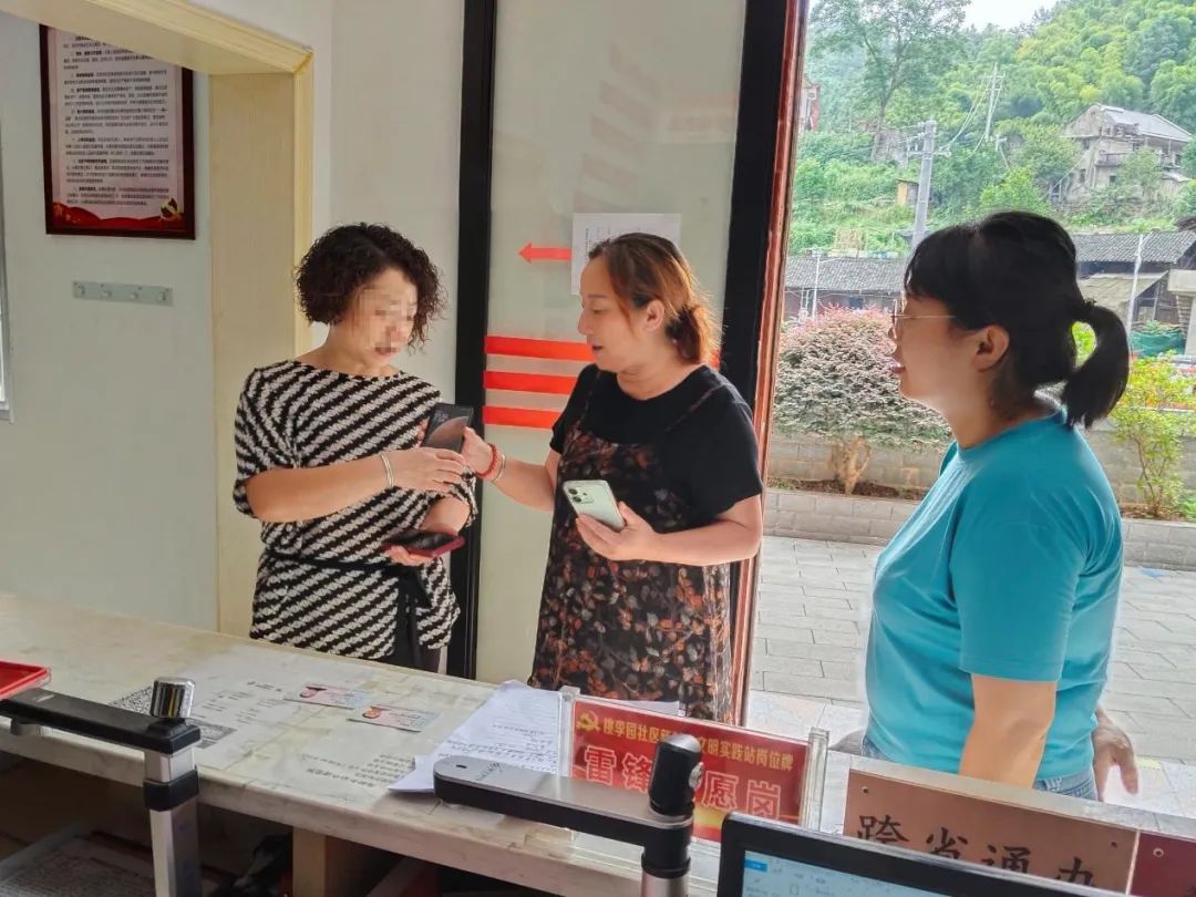 拾金不昧暖人心 傳遞文明正能量