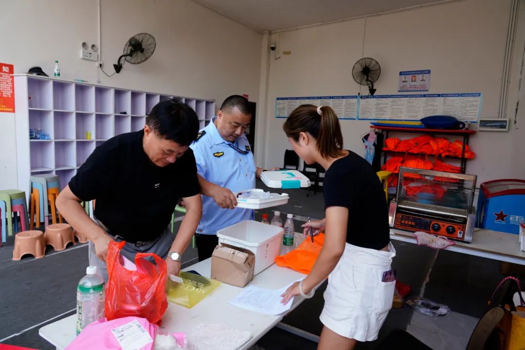 開展游泳場所專項(xiàng)檢查 筑牢夏日安全防線