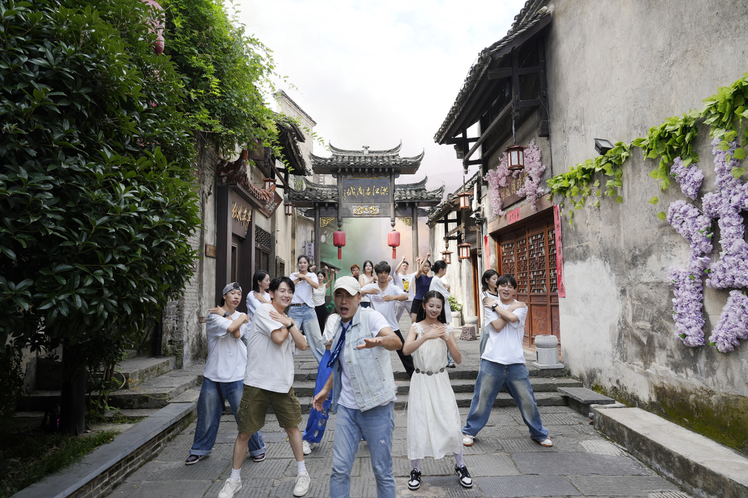 怀化旅游新歌MV在洪江区活力开拍