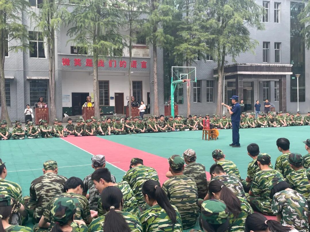 消防宣传进校园 上好开学“第一课”