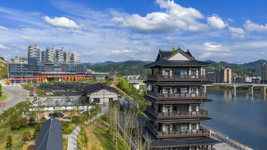 洪江区文旅新地标屈子江阁建成 9月中旬向游客开放
