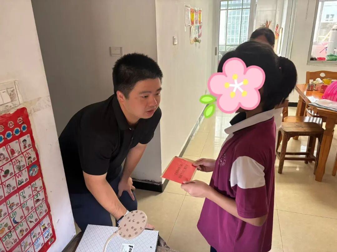 情系青少年 慰问暖人心