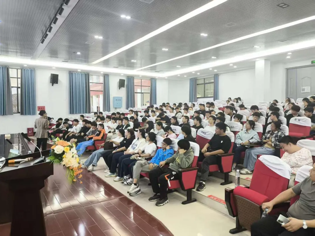 一堂让孩子们受益匪浅的主题讲座！