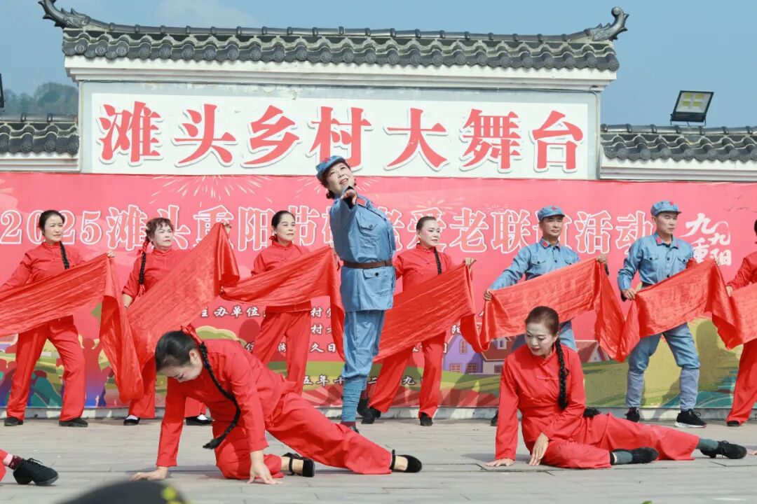 孝老愛親傳家風(fēng) 共話鄉(xiāng)情暖人心