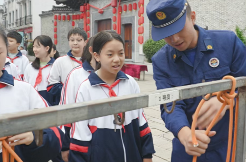 文化+娱乐+实战，多元互动学消防