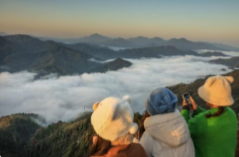 赴洪江之约：云海裹晨光，密岩候远客