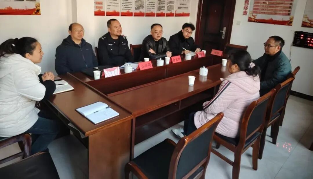 “三官一律”进站，以法解民忧