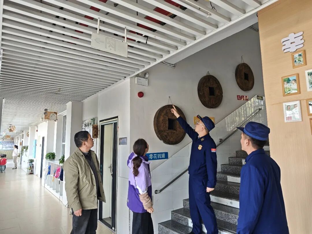 开展专项检查，筑牢安全“防火墙”