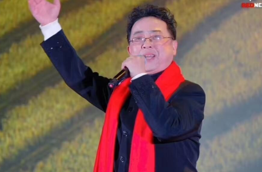 洪江区歌手亮相湖南省第十五届农民工春节联欢晚会