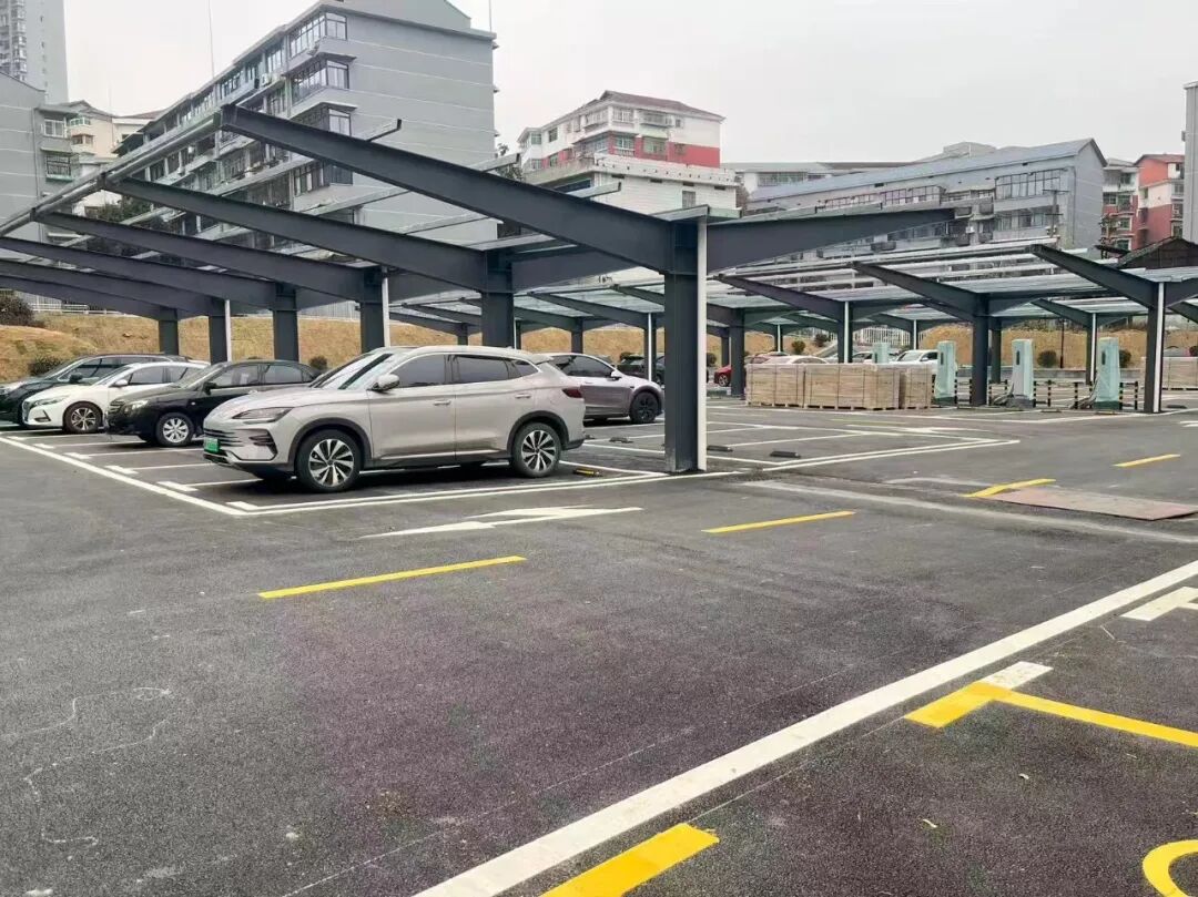 閑置空地“變身”停車場