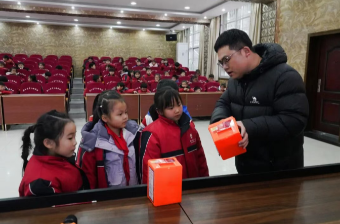 擰緊“安全閥”  快樂過寒假