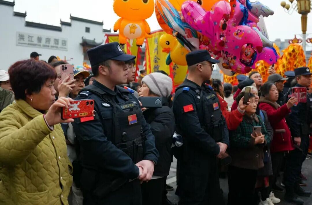 春節(jié)值守“不打烊”  守護群眾“錢袋子”