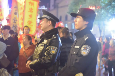 藏青藍相伴，守護“煙火氣”