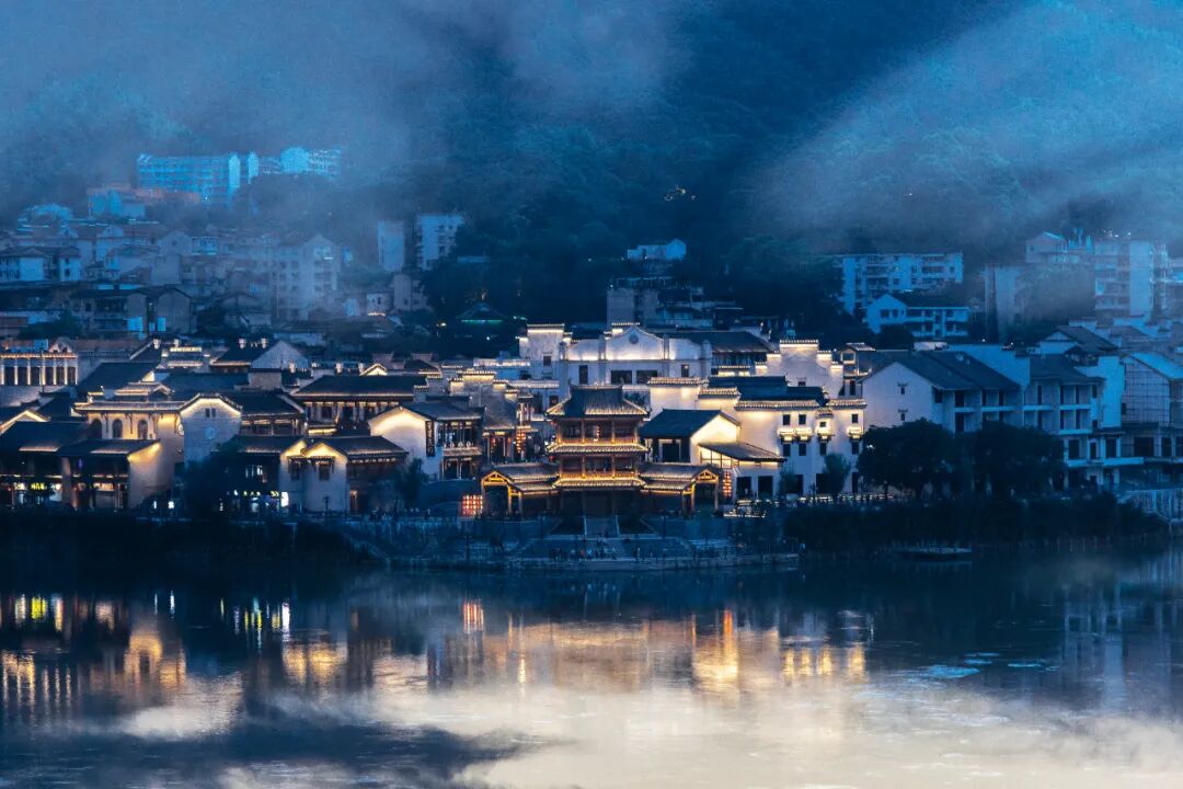 這座寶藏小城，是“活著的《清明上河圖》”