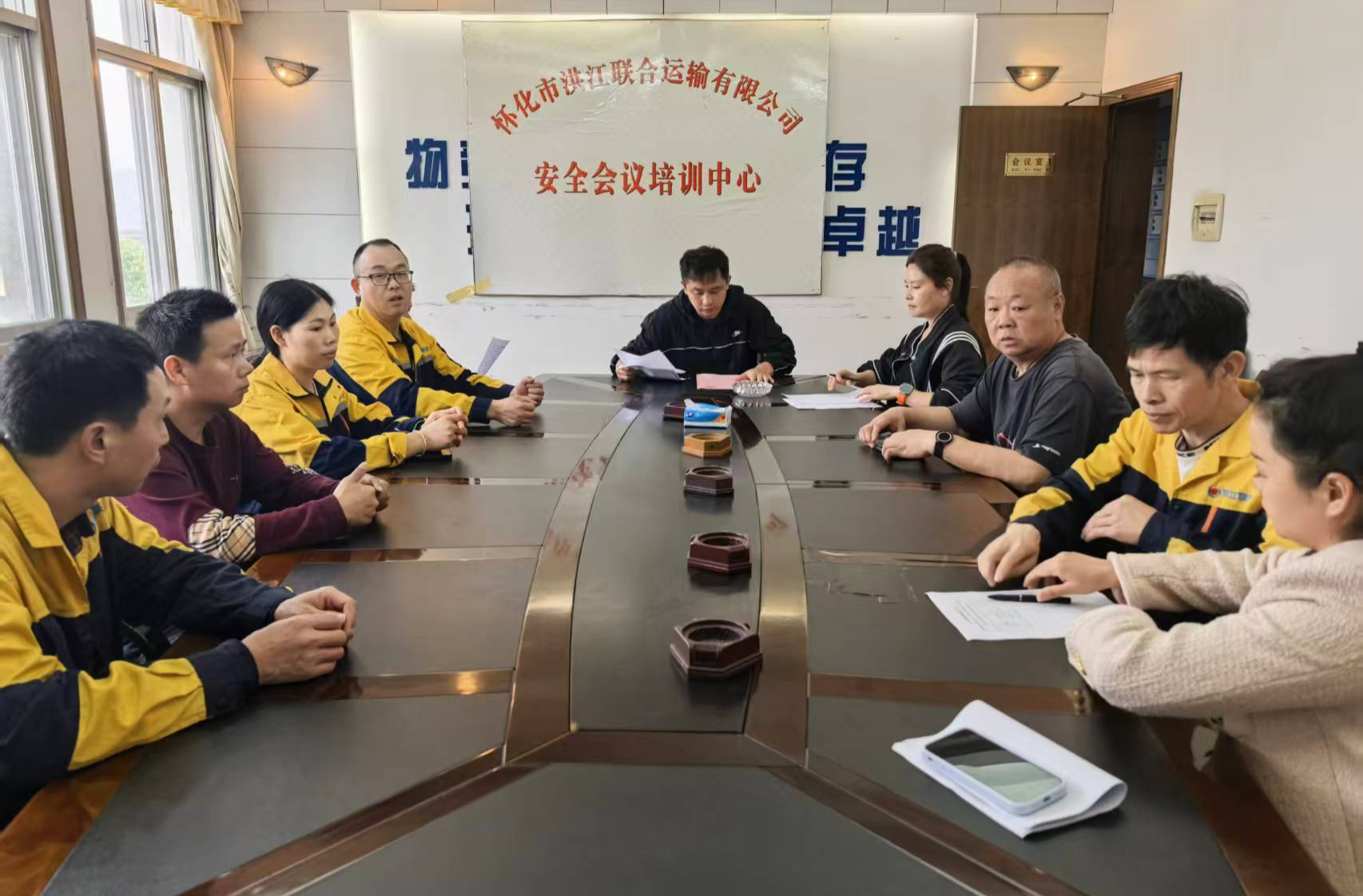 筑牢汛期安全防线 护航群众平安出行