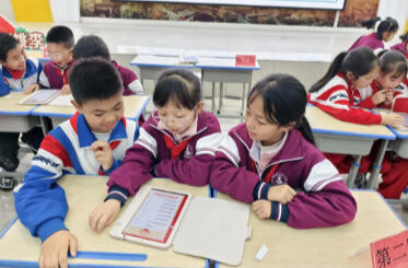 “最強(qiáng)大腦”對(duì)決，書香少年玩轉(zhuǎn)“智慧競(jìng)答”