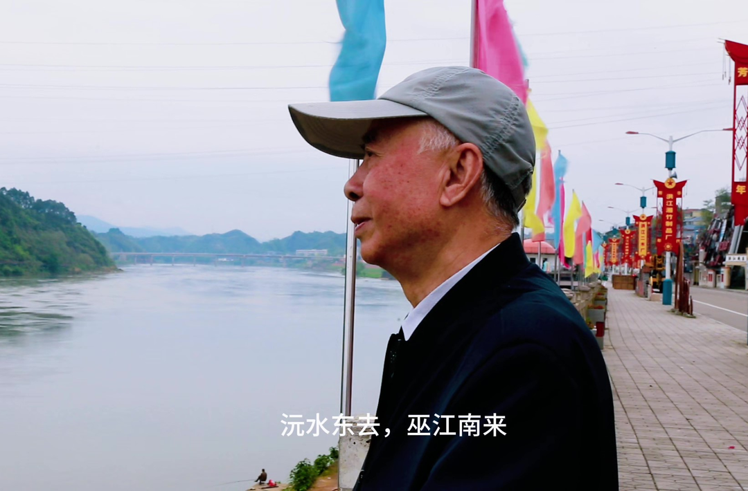 數(shù)字賦能，“實(shí)拍+AI”讓散文詩里的芳華與鄉(xiāng)情“活”起來