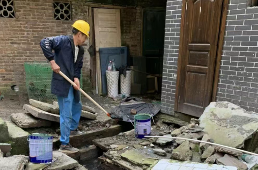 疏通排水“小工程”，解決居民“大麻煩”