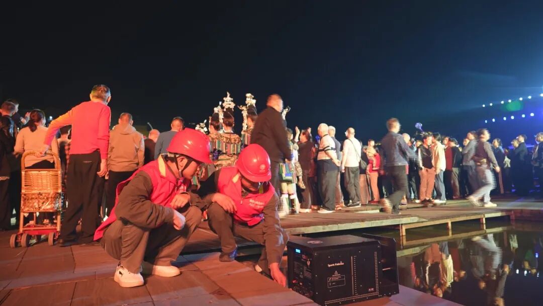 堅守保電一線 護航古商城非遺盛會