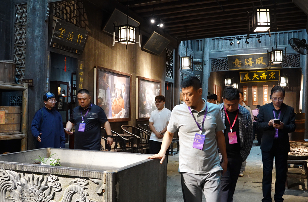RCEP參會(huì)嘉賓走進(jìn)洪江古商城 感受千年商道魅力