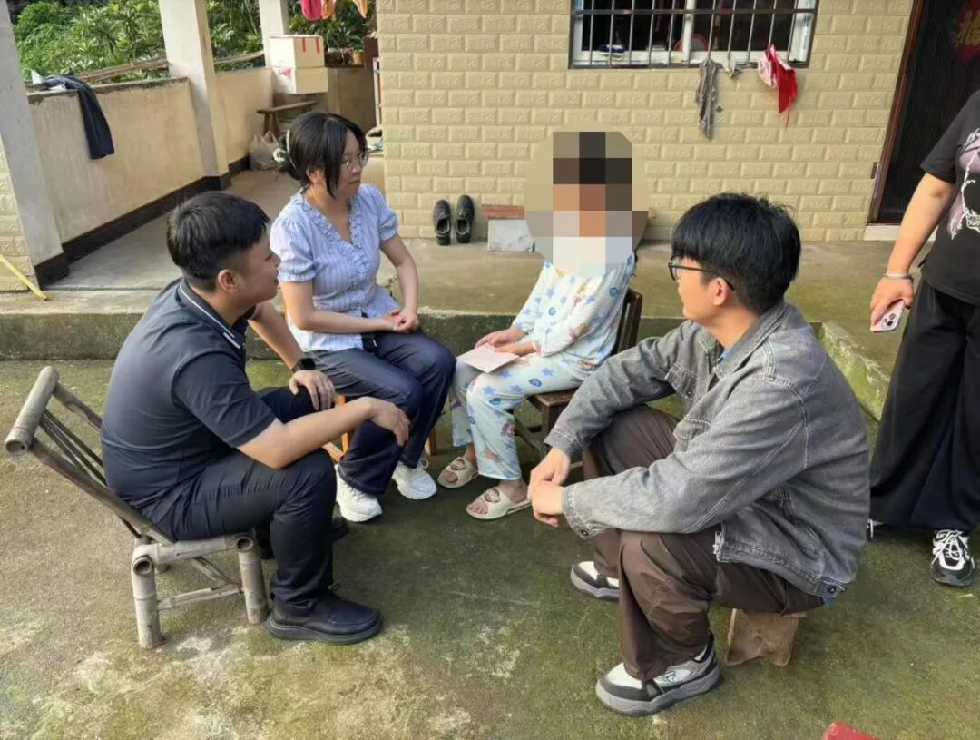 汇聚公益微光  情暖少年童心