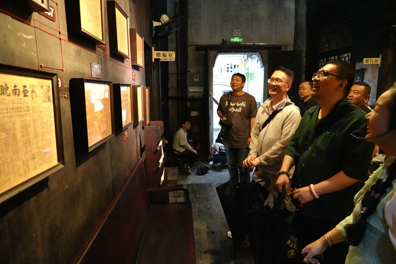 大张家界国际旅游区品牌建设与传播调研组赴洪江古商城调研