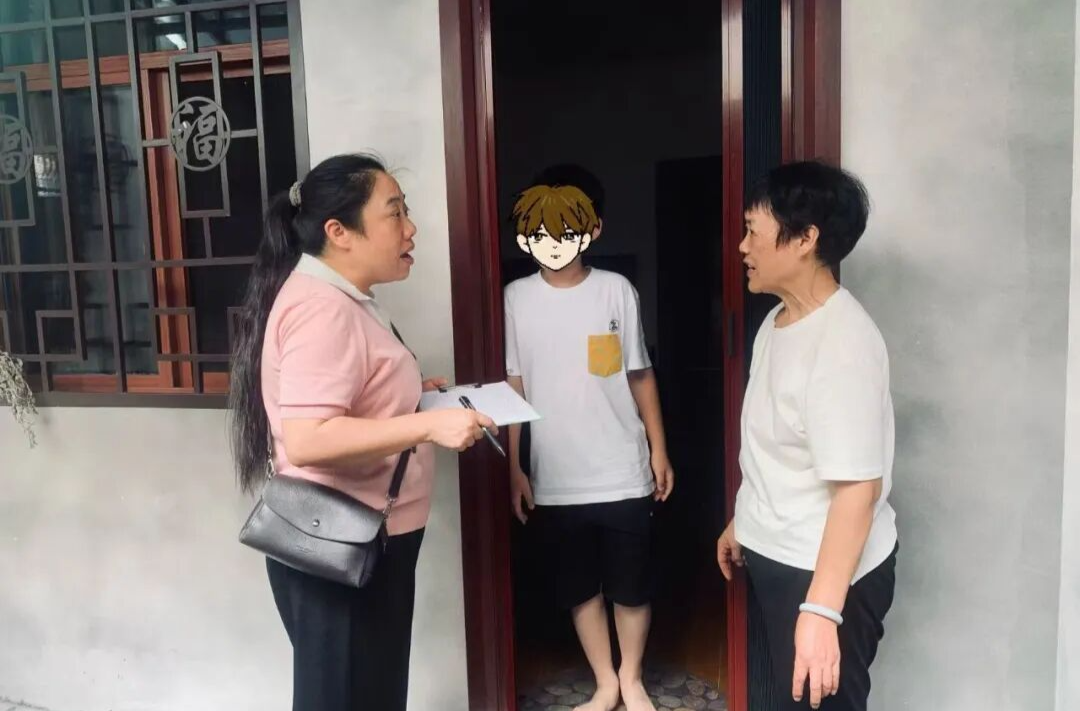暑期走访送安全，“三防”宣传进家门