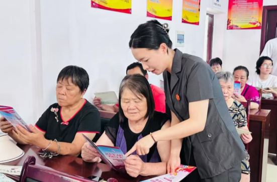 “三下乡”普法活动进社区